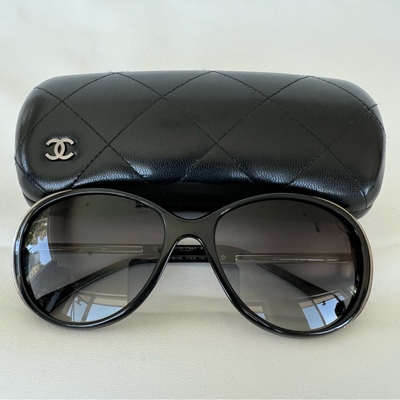 CHANEL 6037 Black w Silver CC Logo Frame Smokey Gray Gradient Lenses Sunglasses - Picture 2 of 16